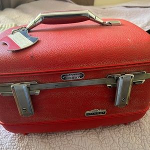 American Tourister Tiara case